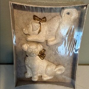 Source Unknown White Ceramic Dog Wall Plaques with Gold Bows